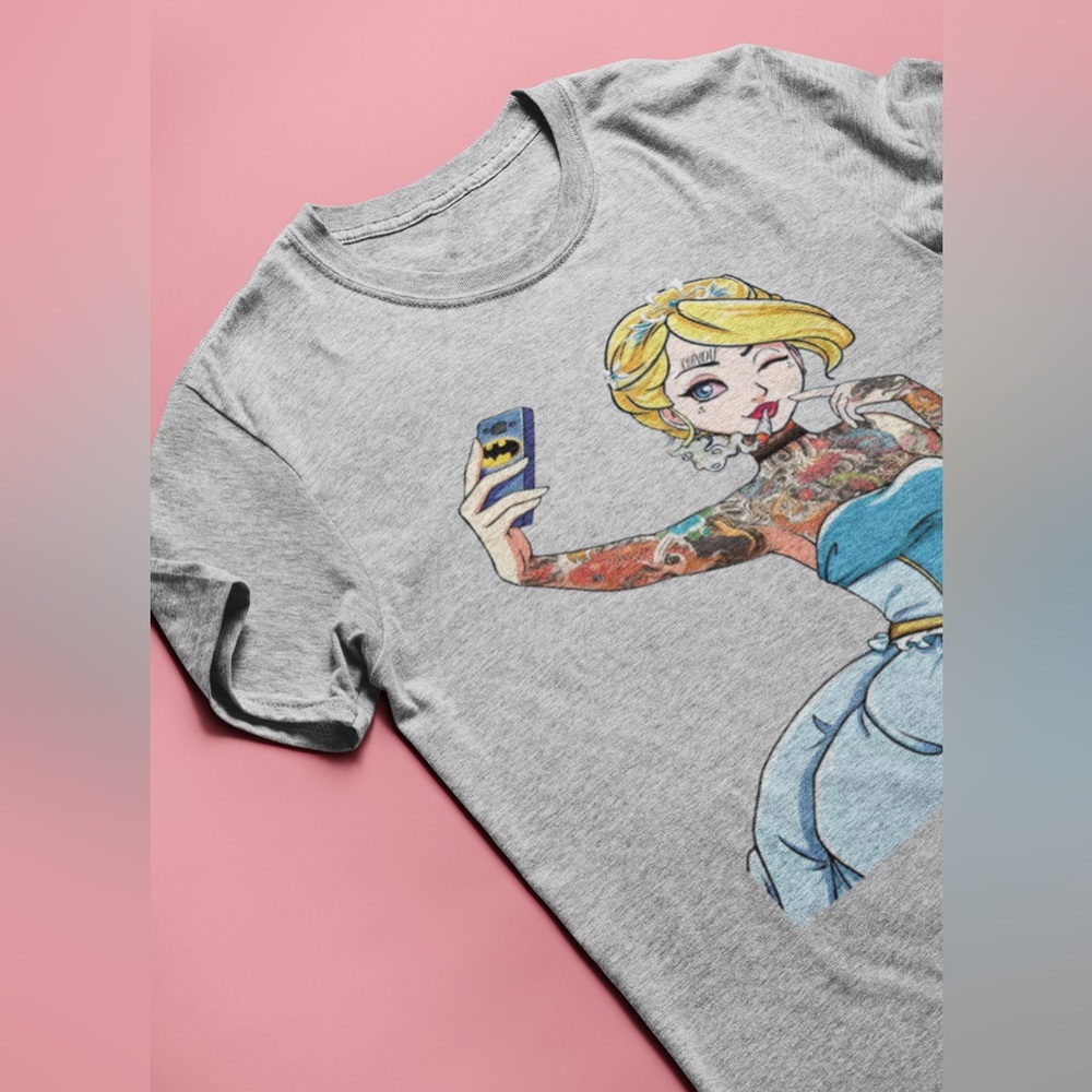 Cinderella Cindy Tatted Tattoo Batman Selfie Wink, Wink Women’s Gray Tee NWT
